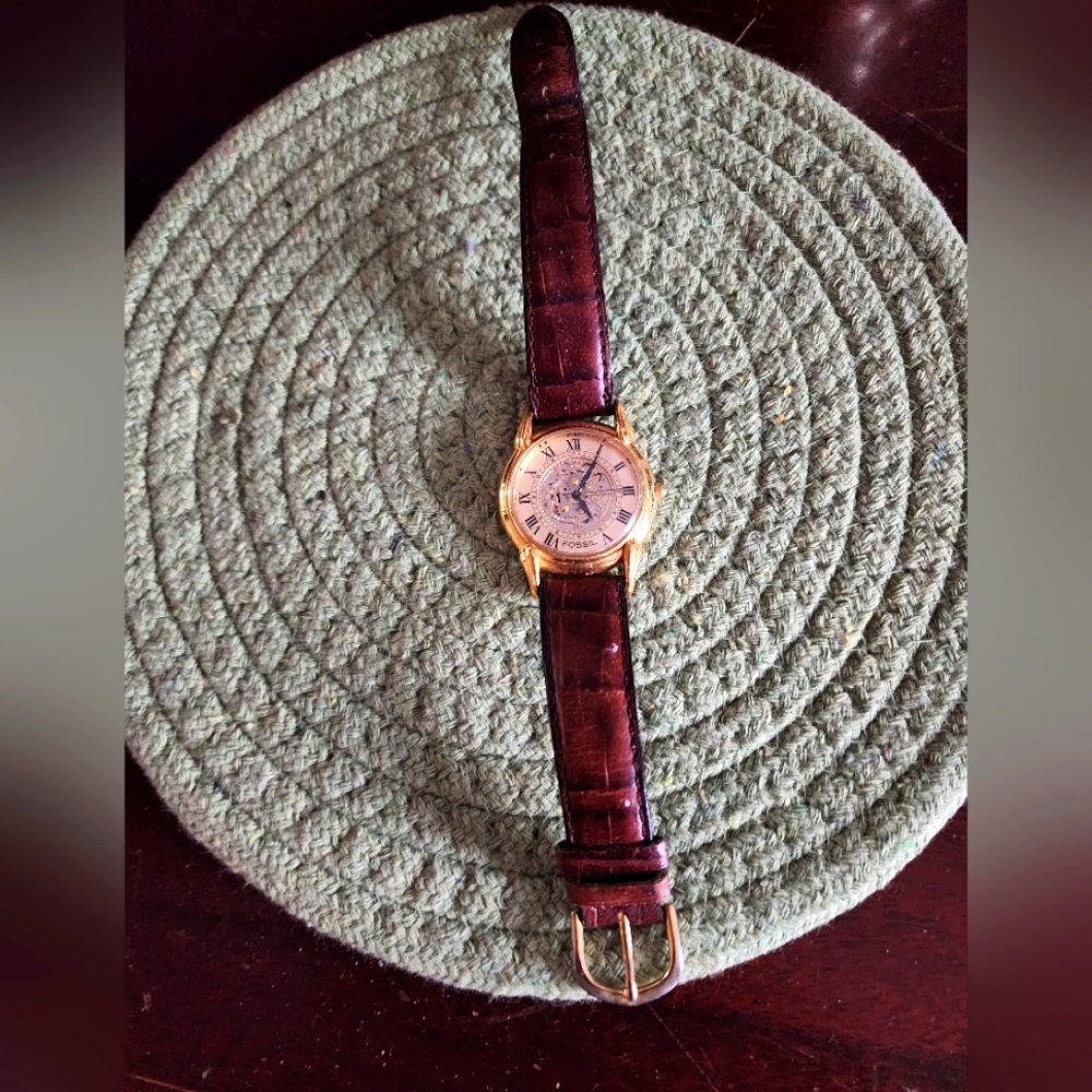 Sharp Men's Fossil Watch w/Croc Leather Band